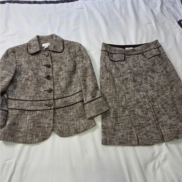 ANN TAYLOR LOFT 
Brown and Cream Tweed Skirt Set - Picture 4 of 14